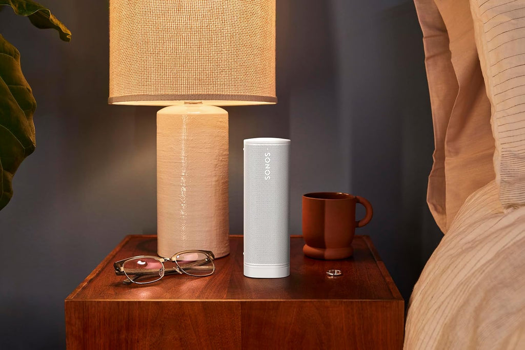 Sonos Roam 2 (2026) | Altavoz ligero, portátil e impermeable con Bluetooth, Wi – Fi, al menos 10 horas de autonomía y control por voz para uso en interiores y exteriores – Blanco