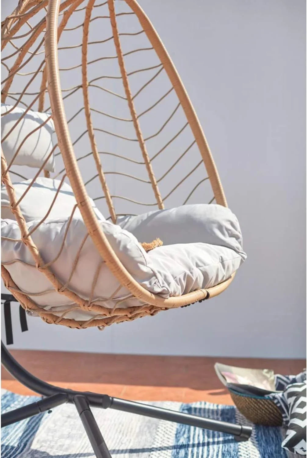 2026 Concept – Usine | Hermosa Silla Colgante Lima en Estructura de Acero y Resina Aspecto Ratán Color Beige, Cojín Acolchado Cómodo y Extraíble. Hamaca Impermeable y Resistente, Soporta 160 Kg
