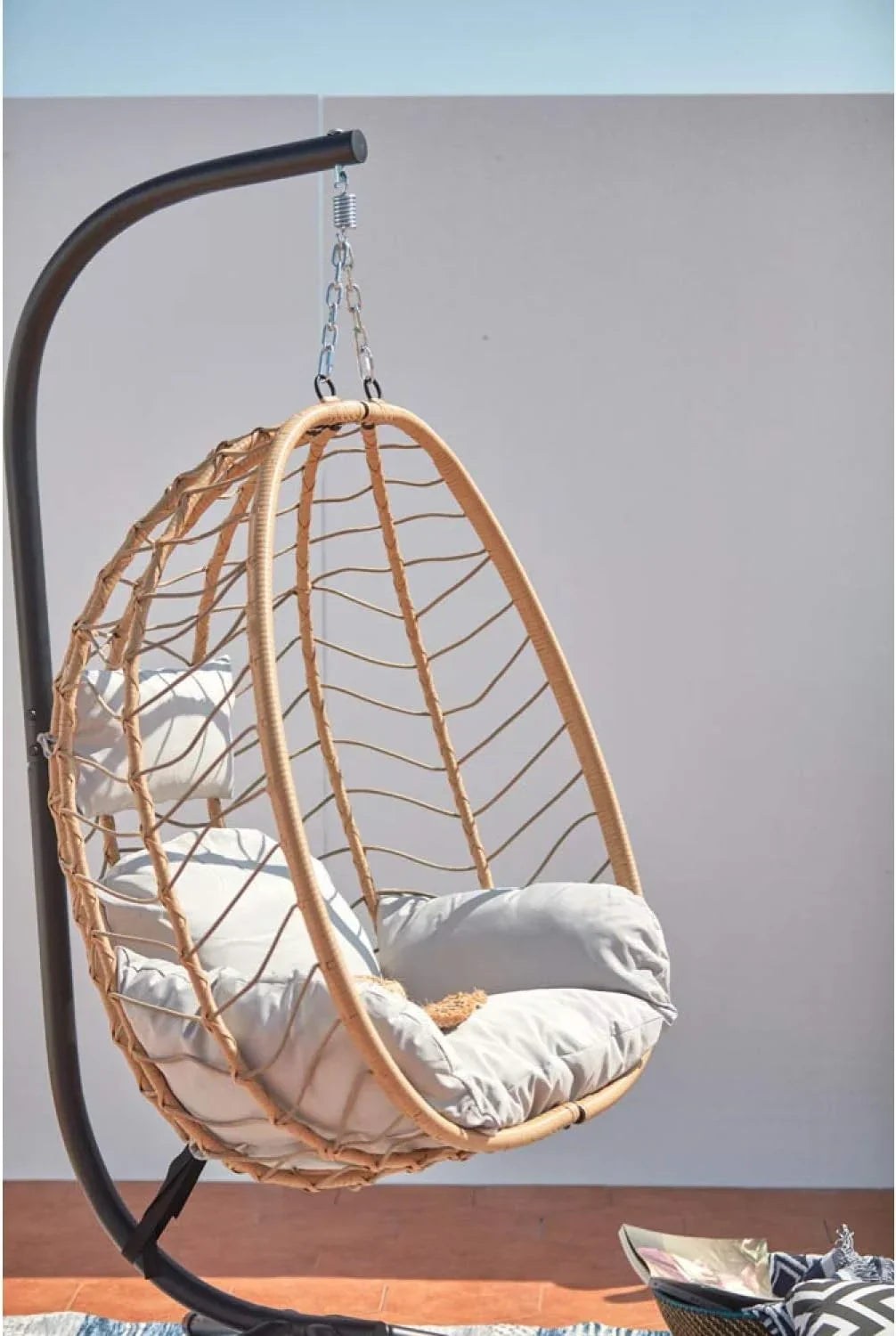 2026 Concept – Usine | Hermosa Silla Colgante Lima en Estructura de Acero y Resina Aspecto Ratán Color Beige, Cojín Acolchado Cómodo y Extraíble. Hamaca Impermeable y Resistente, Soporta 160 Kg