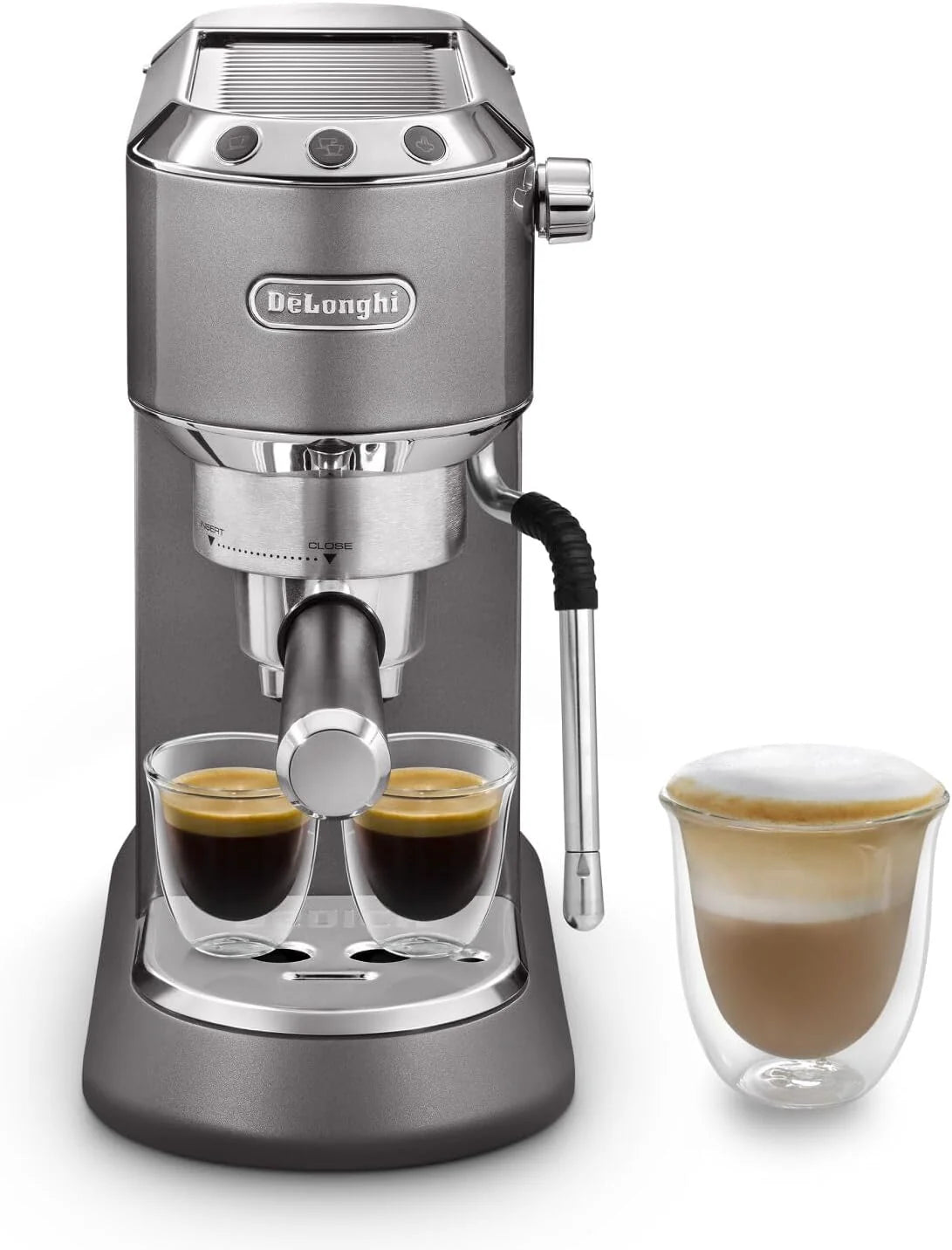 Cafetera espresso De'Longhi Dedica Style EC 685.M de 2026 con portafiltro, espumador de leche profesional, solo 15 cm de ancho, para café molido o cápsulas ESE, depósito de agua de 1 l, color plata.