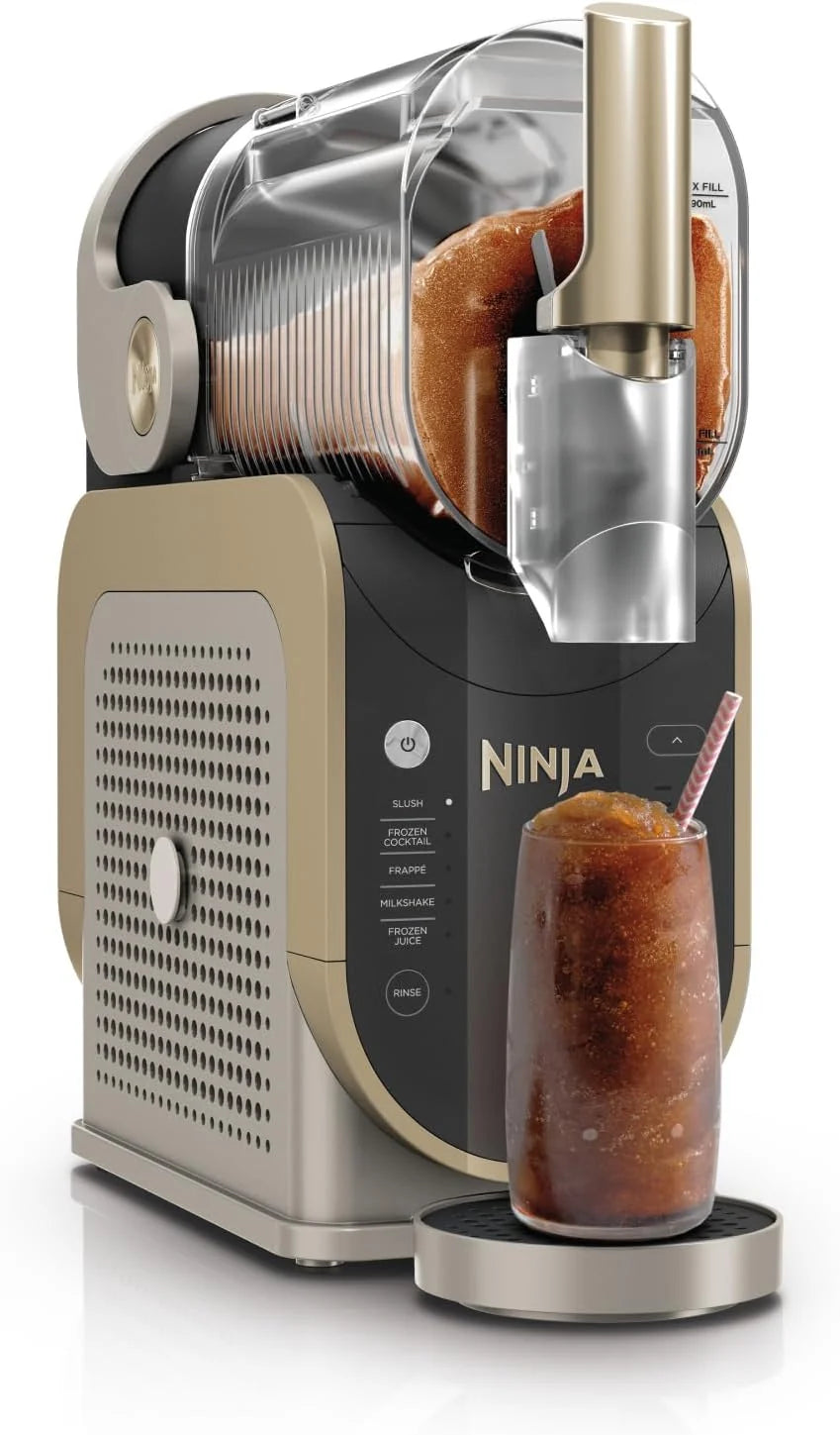 Máquina Ninja SLUSHi 2026 para granizados, cócteles helados, frappés, batidos y zumos congelados, no requiere hielo ni preparación, tecnología WhisperChill, capacidad de 1,9 L, color oro piedra, FS301EUSTGD