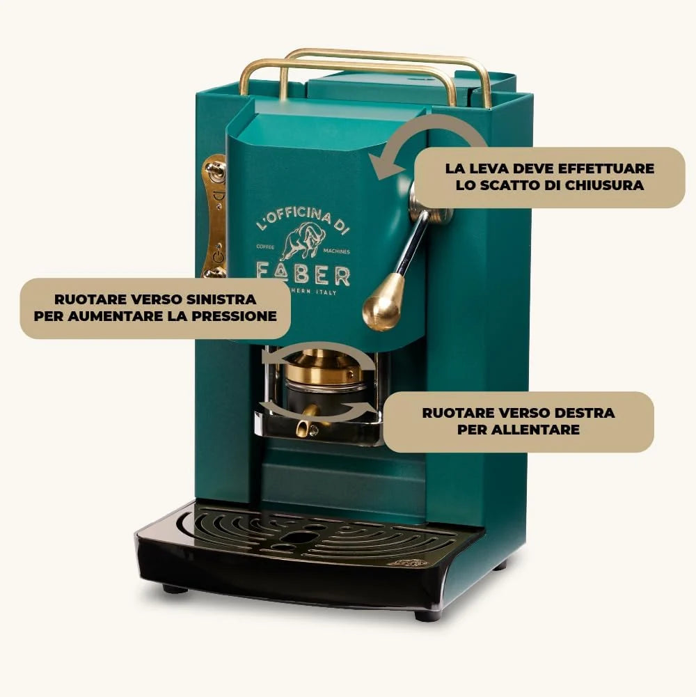 Cafetera Faber PRO Total Deluxe 2026, fabricada en latón, con papel ESE de 44 mm y capacidad de 1,3 litros (blanca).