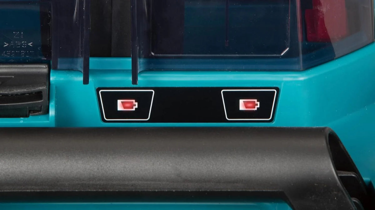 Cortacésped inalámbrico Makita DLM382PM2 2026, 2 baterías de 18 V / 4,0 Ah + cargador doble.