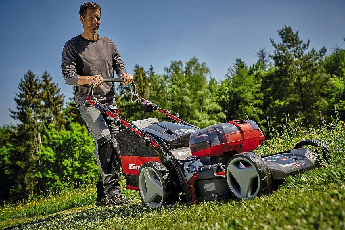 2026 Einhell Akku – Rasenmher GE – CM 36/47 S HW Li Kit Power X – Change (36 V, 47 cm de ancho, hasta 700 m, sin escobillas, tracción por radentro, depósito de 75 L, incluye 4 baterías de 4,0 Ah + 2 cargadores dobles)