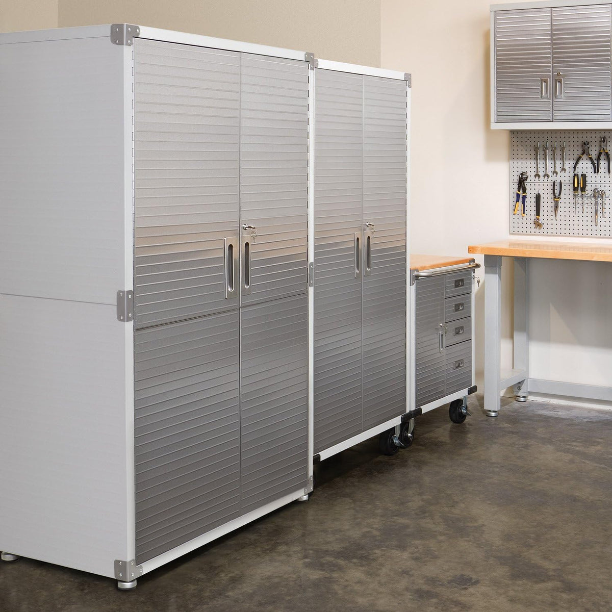 2026 Seville Classics UHD16238 Mega armario, 121,9 x 60,9 x 182,9 cm, soporte de metal con revestimiento en polvo, gris