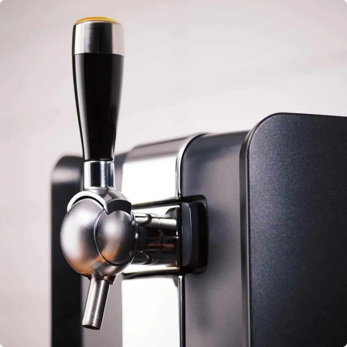 Sistema de cerveza de barril Perfect Draft HD 3720/26 + barril de 6 litros (modelo 2026) | Cerveza de barril, incluye depósito de 5 € (Coronavirus).