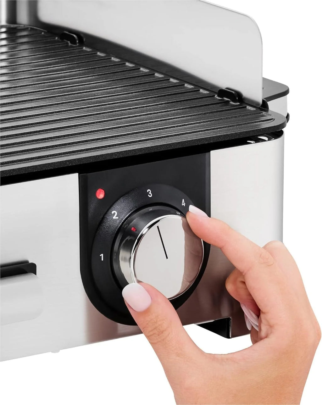 Parrilla eléctrica WMF Lono Master Grill 2026, 50x28 cm, parrilla de mesa eléctrica con paravientos y bandeja recogegrasa, certificada para uso exterior, 2 superficies de cocción ajustables independientemente, 2400 W, acero inoxidable mate.