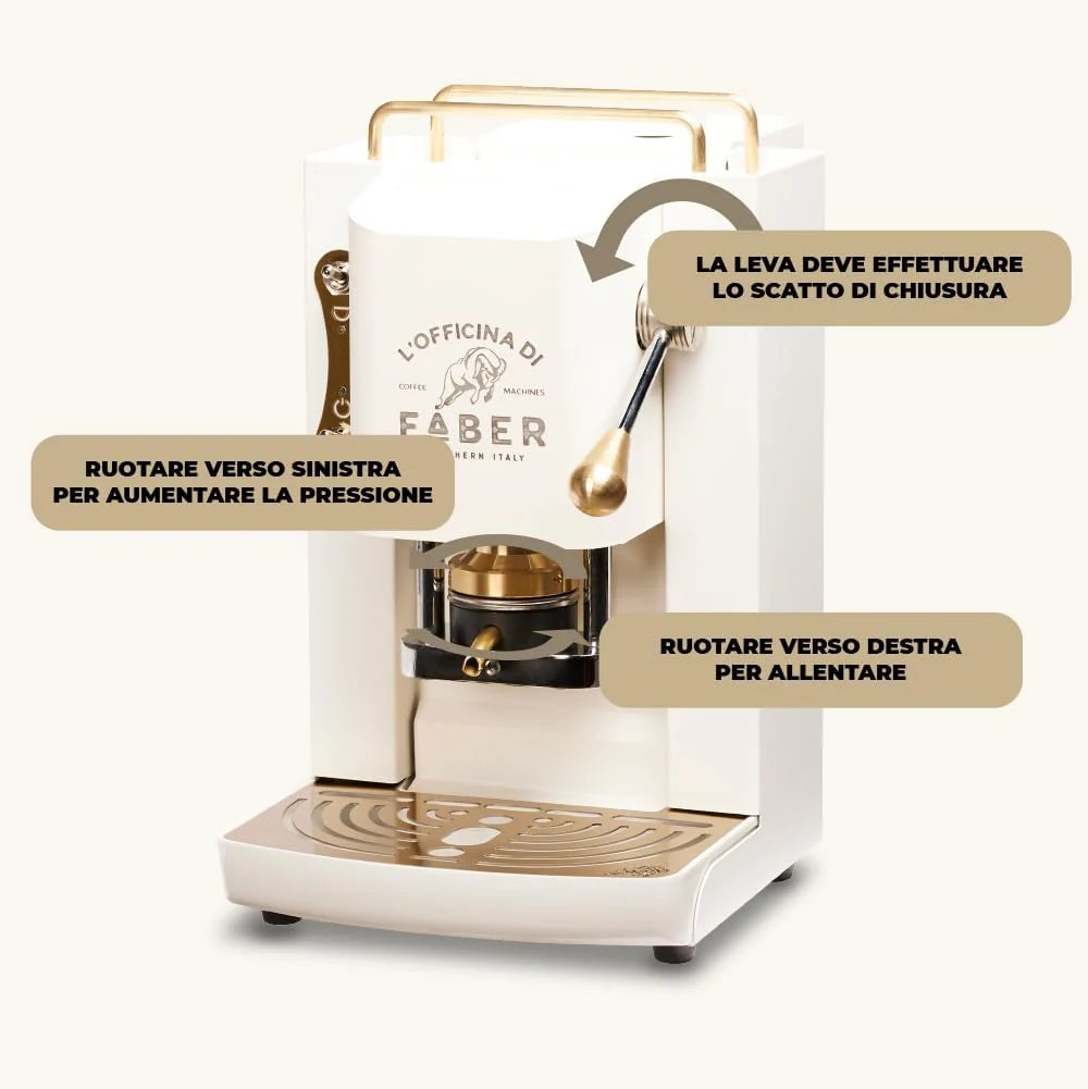 Cafetera Faber PRO Total Deluxe 2026, fabricada en latón, con papel ESE de 44 mm y capacidad de 1,3 litros (blanca).
