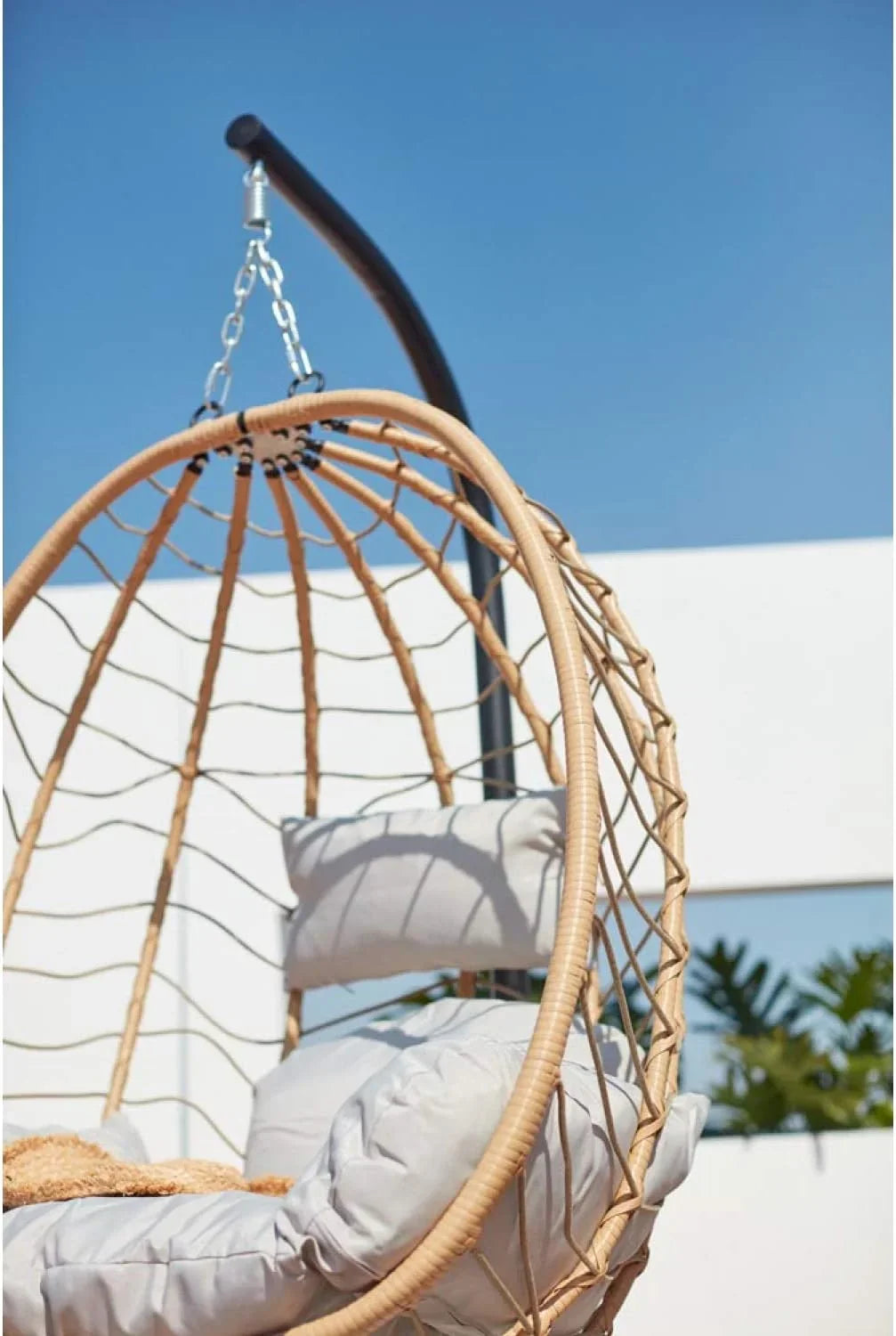 2026 Concept – Usine | Hermosa Silla Colgante Lima en Estructura de Acero y Resina Aspecto Ratán Color Beige, Cojín Acolchado Cómodo y Extraíble. Hamaca Impermeable y Resistente, Soporta 160 Kg