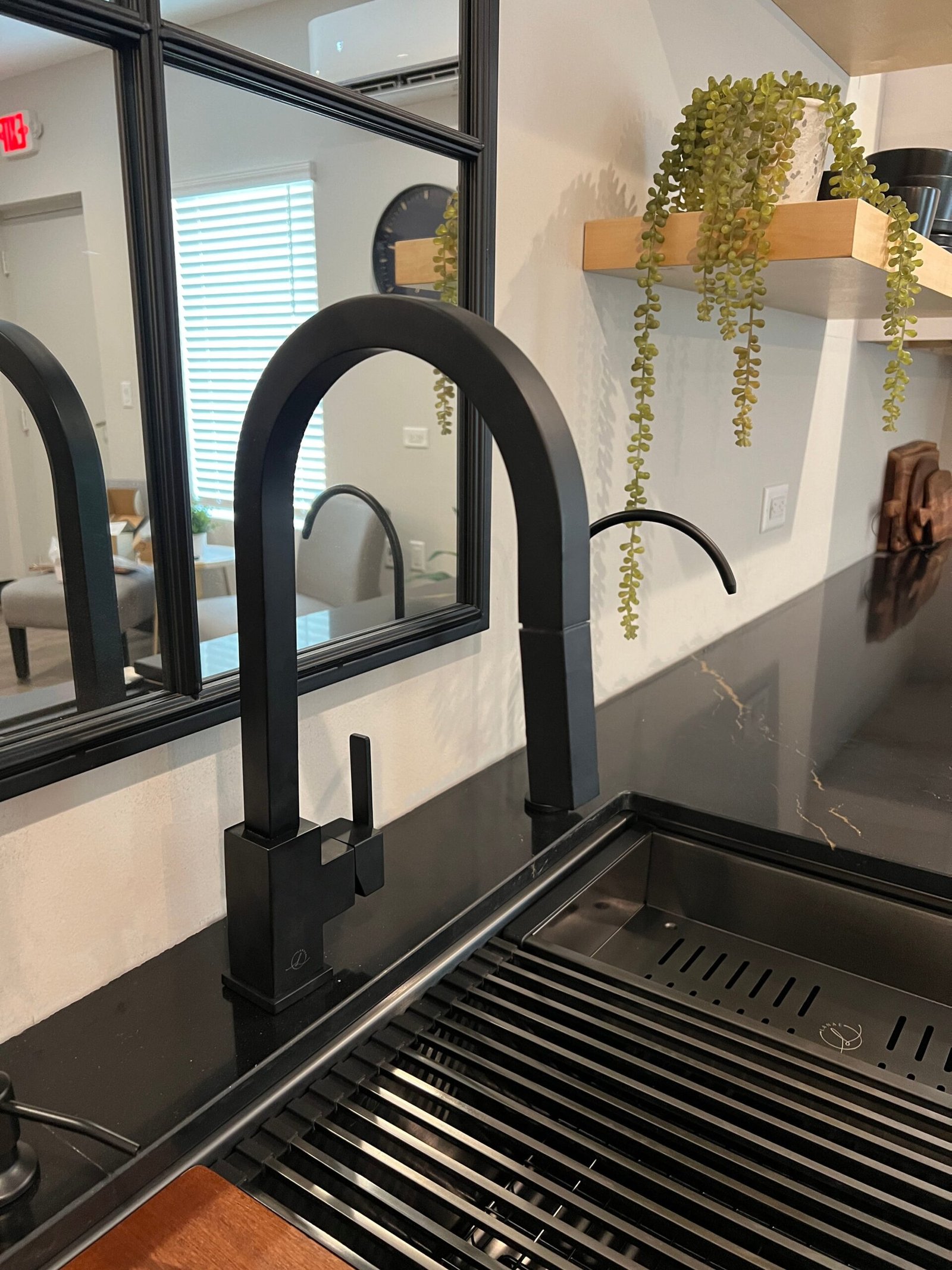 Single Handle Kitchen Faucet
